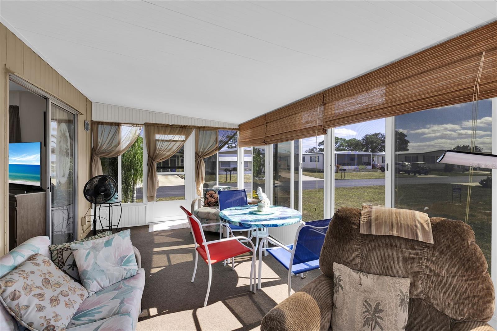 Image 14 of 74 For 220 La Rosas