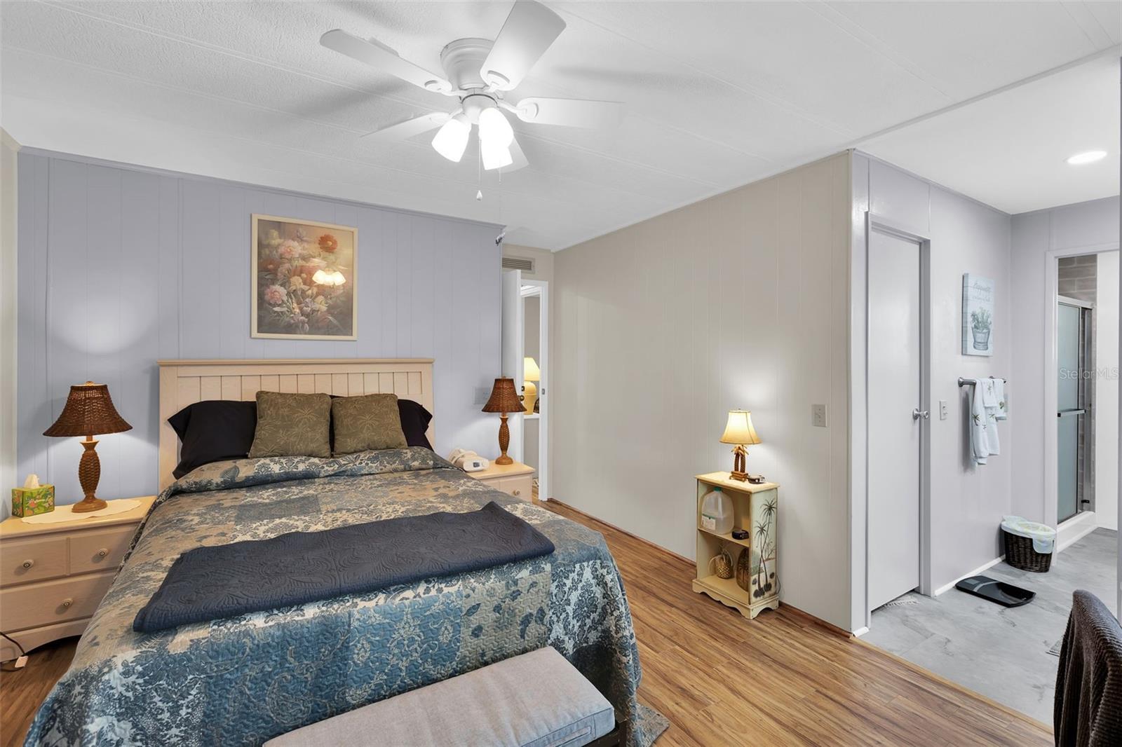 Image 16 of 74 For 220 La Rosas