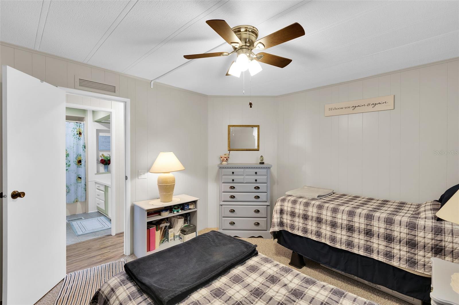 Image 18 of 74 For 220 La Rosas