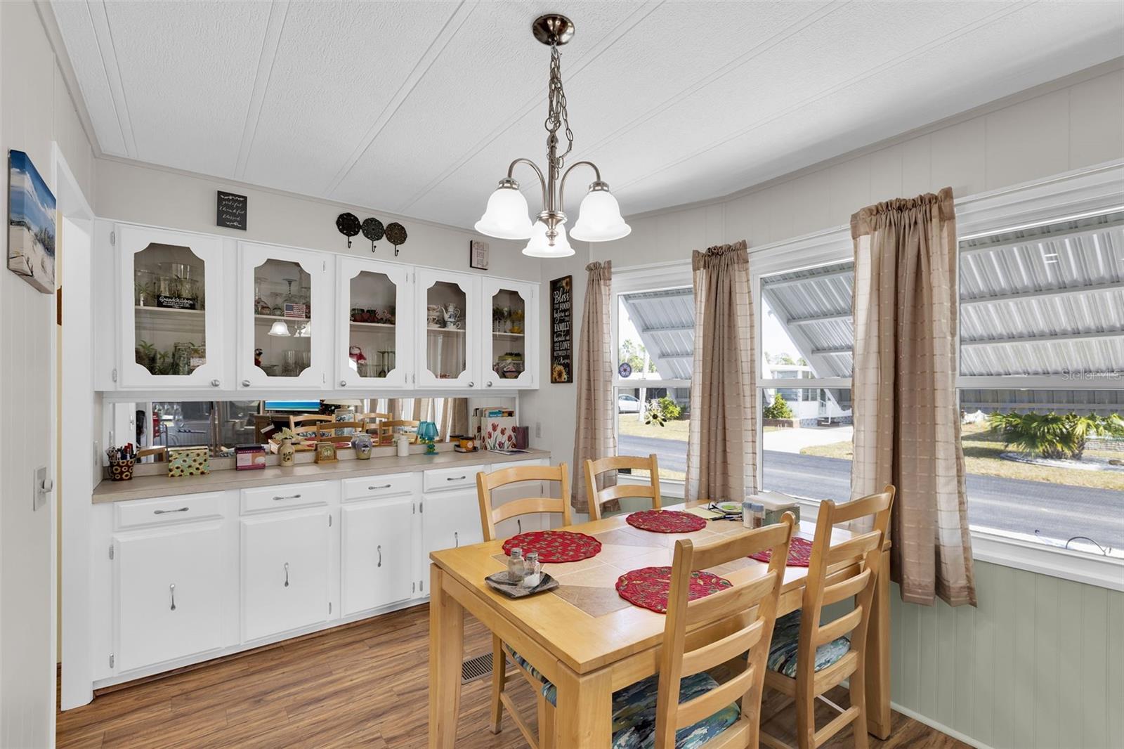 Image 9 of 74 For 220 La Rosas