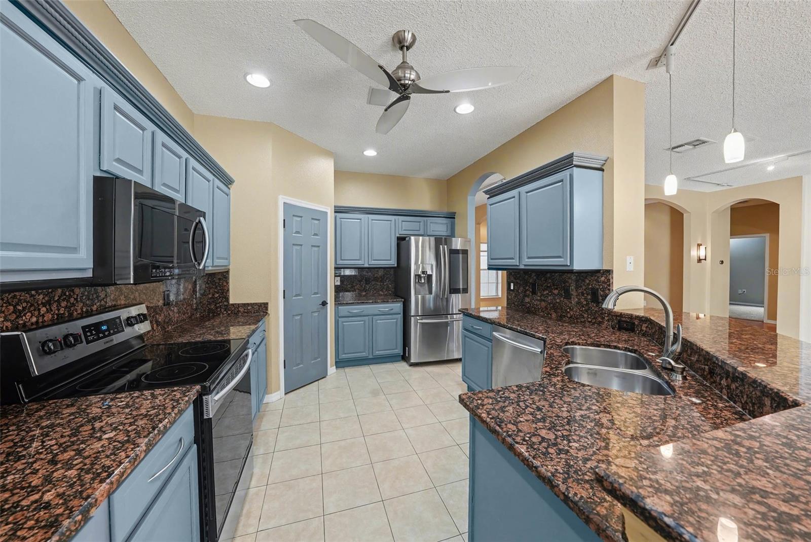 Image 11 of 35 For 2810 Ravendale Lane