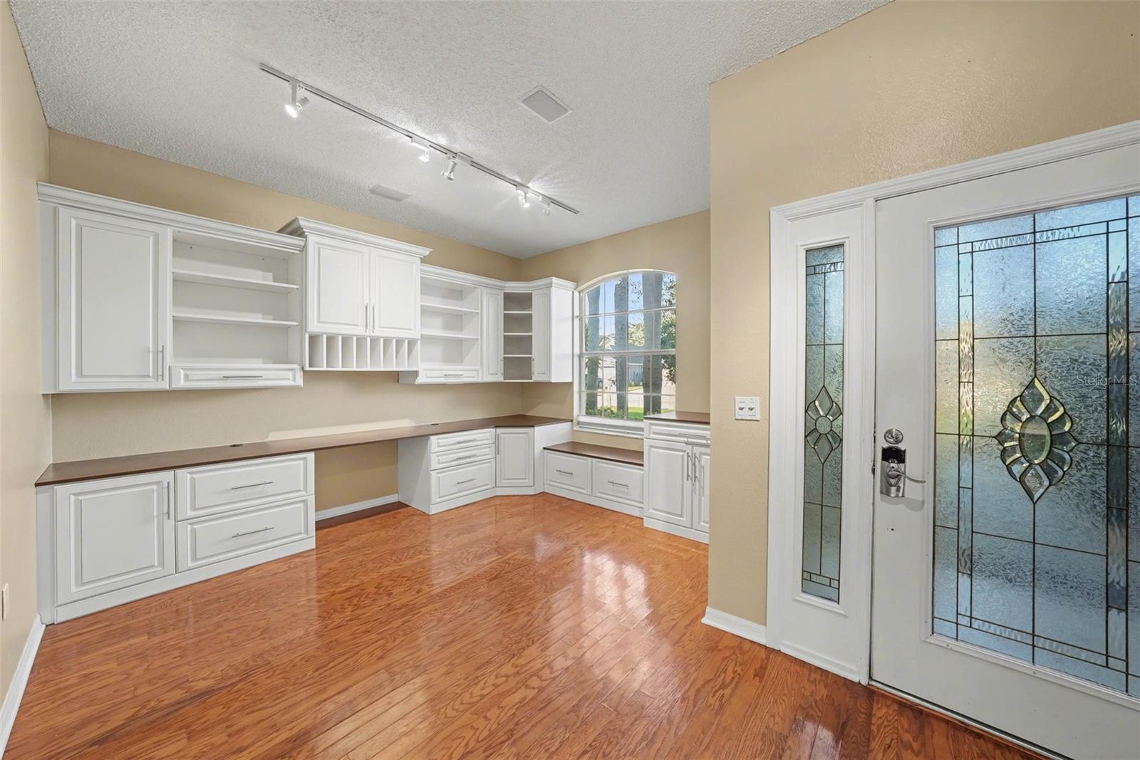 Image 5 of 35 For 2810 Ravendale Lane