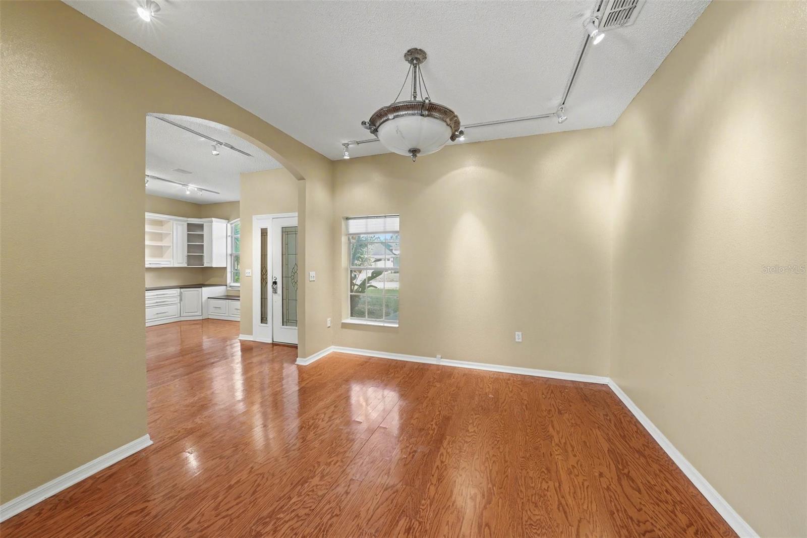 Image 7 of 35 For 2810 Ravendale Lane