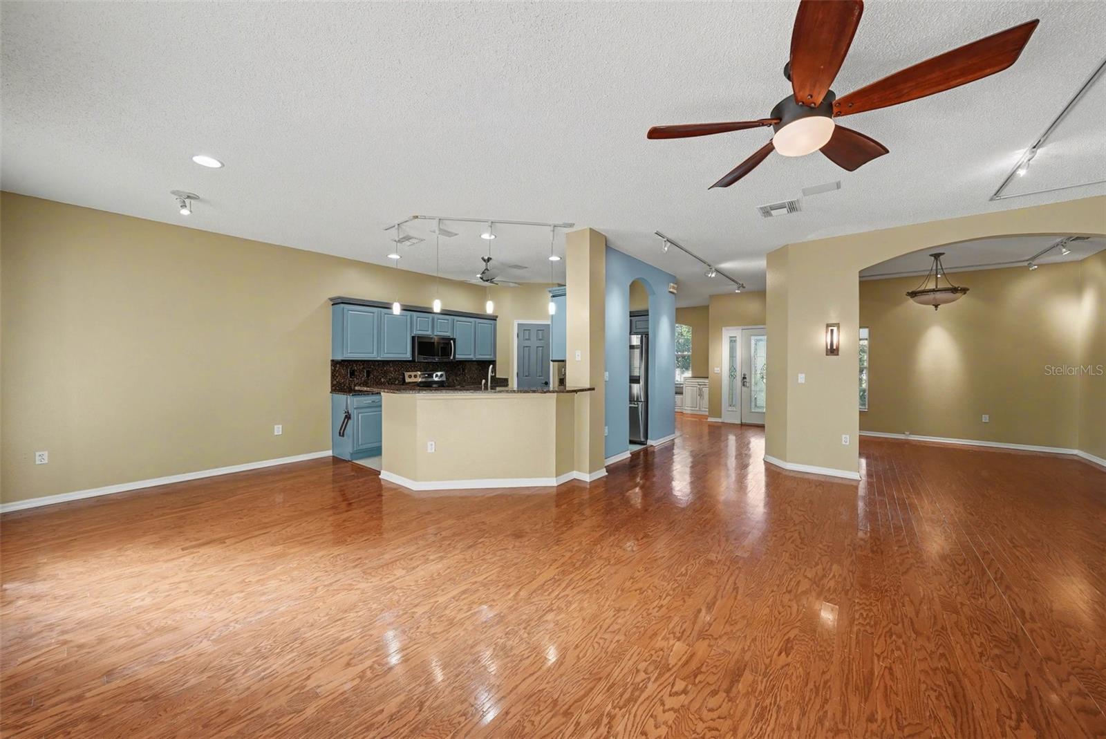 Image 9 of 35 For 2810 Ravendale Lane