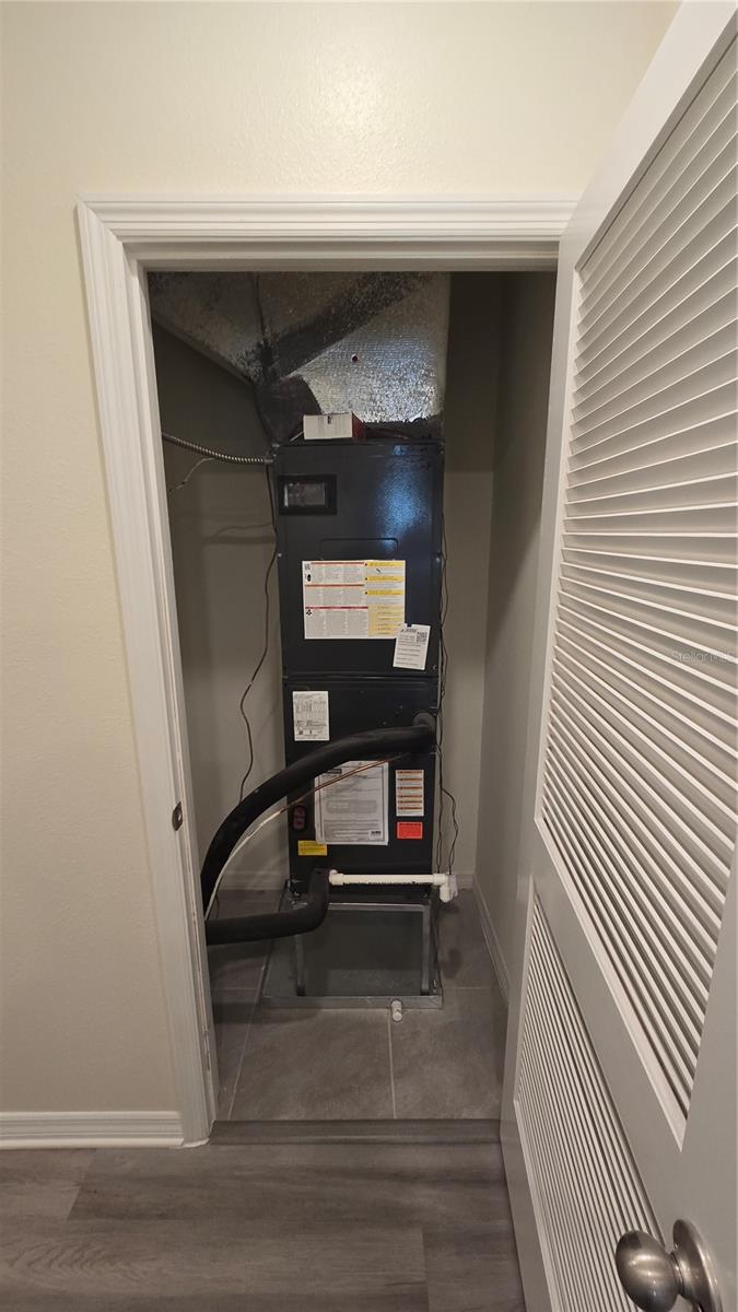 Image 36 of 66 For 5068 Captain Davis Drive