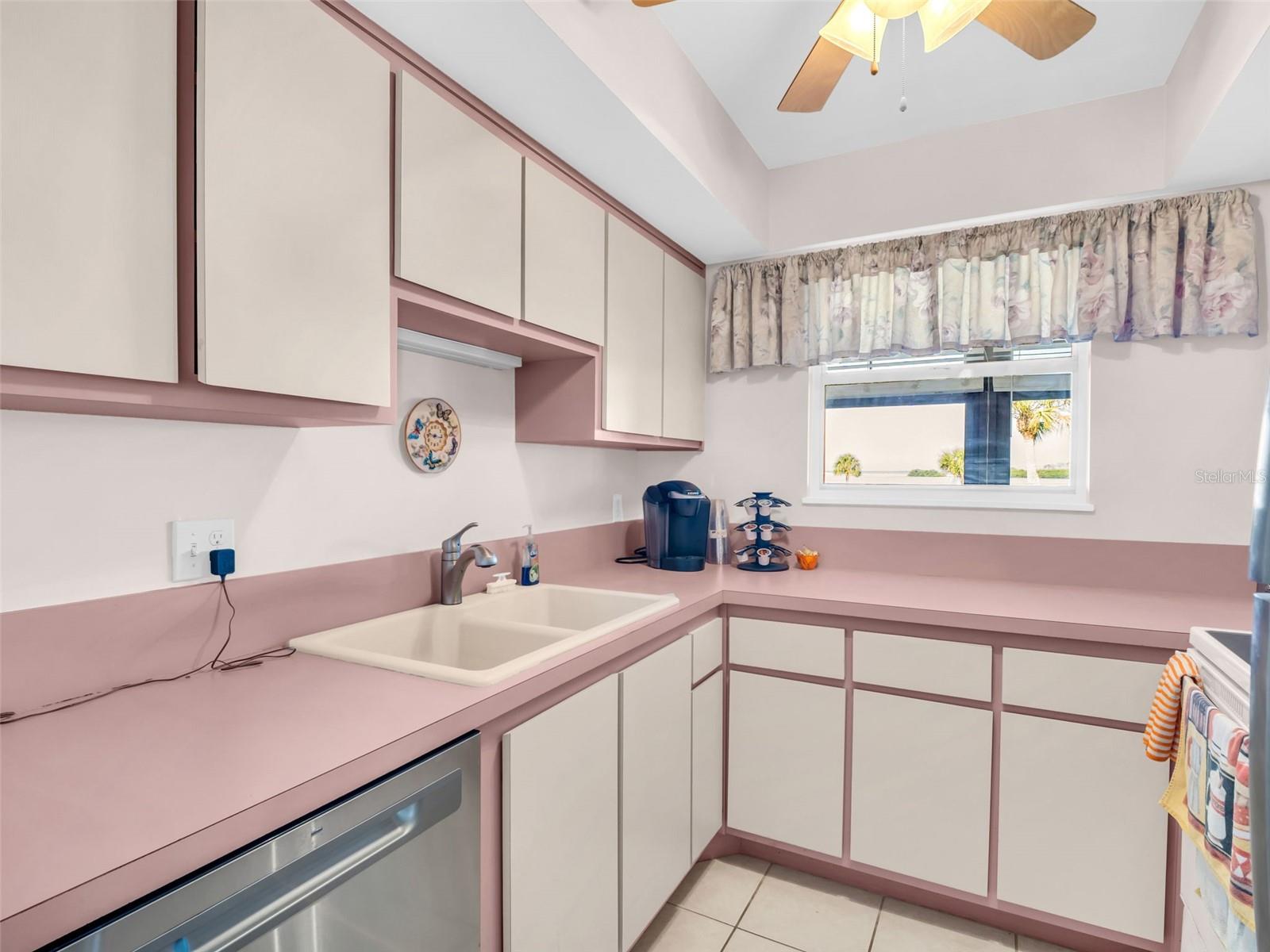 Image 29 of 68 For 656 Windrush Bay Drive 656