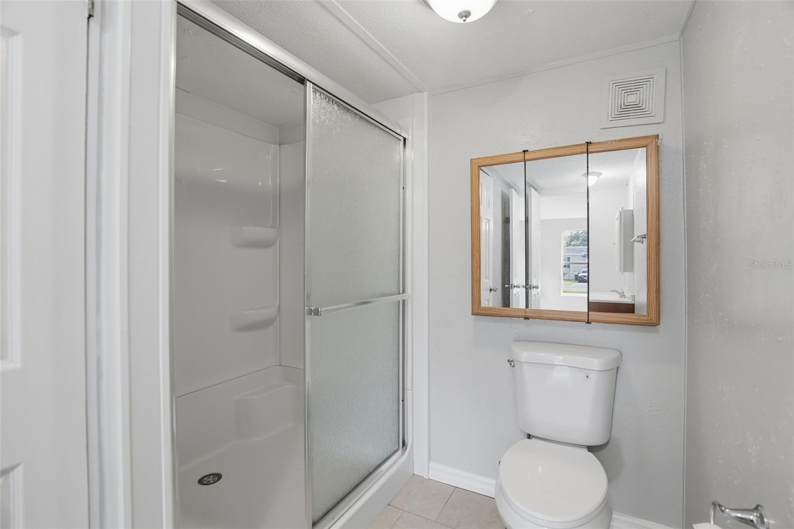 Image 10 of 49 For 26825 Glenhaven Road