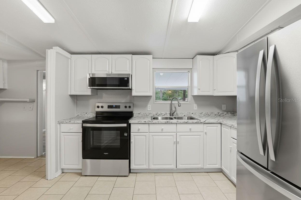 Image 14 of 49 For 26825 Glenhaven Road