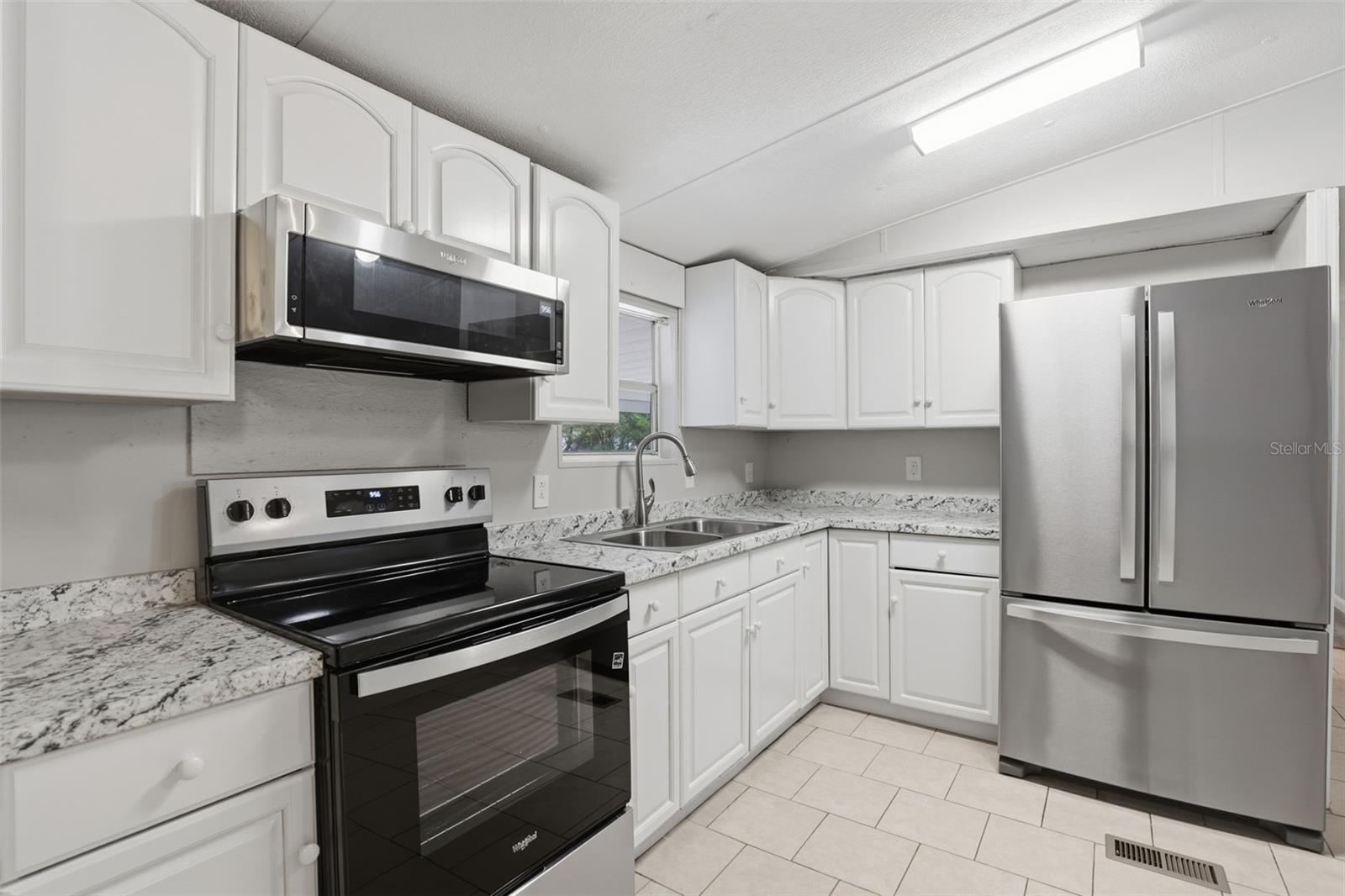 Image 15 of 49 For 26825 Glenhaven Road