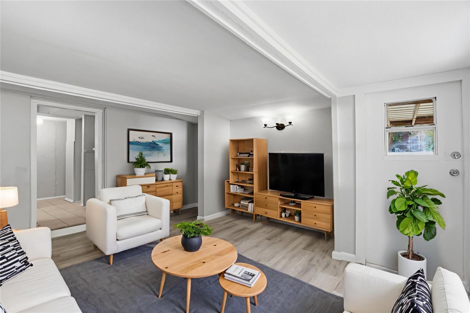 Image 19 of 49 For 26825 Glenhaven Road