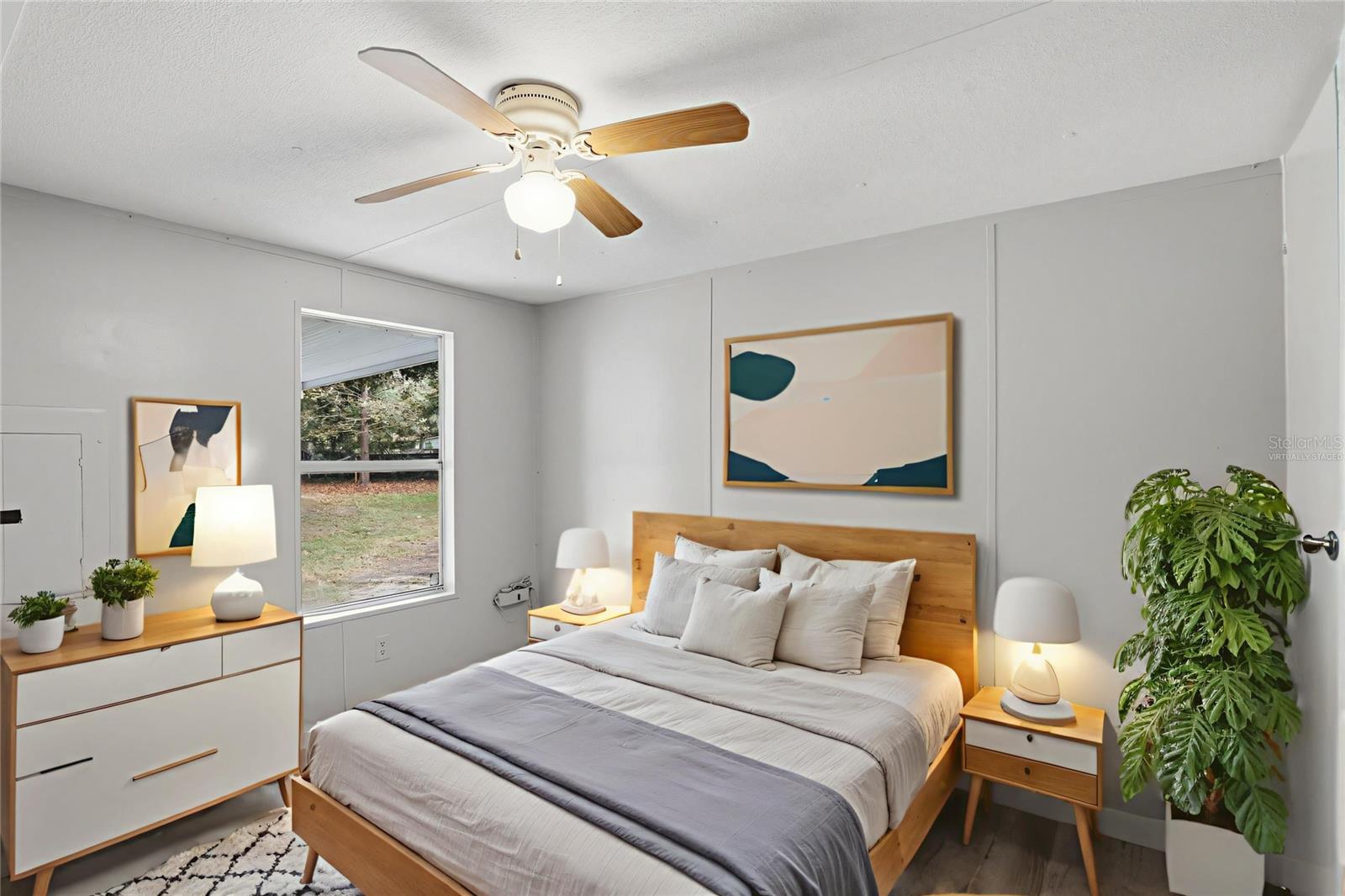 Image 21 of 49 For 26825 Glenhaven Road