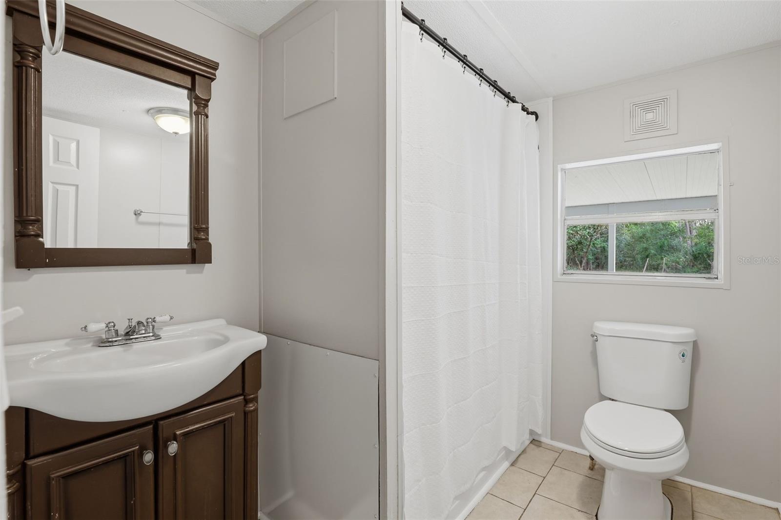 Image 22 of 49 For 26825 Glenhaven Road