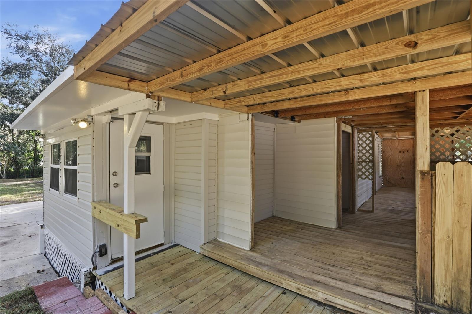 Image 23 of 49 For 26825 Glenhaven Road