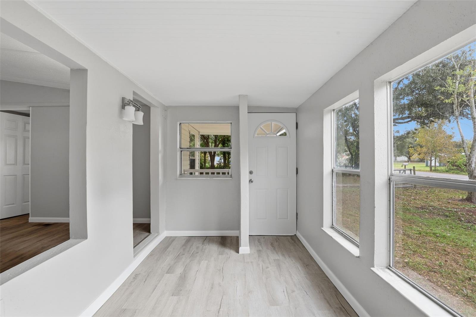 Image 3 of 49 For 26825 Glenhaven Road