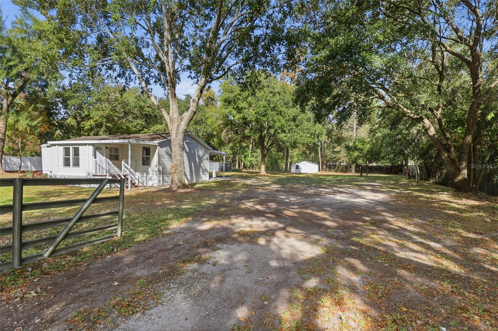 Image 34 of 49 For 26825 Glenhaven Road