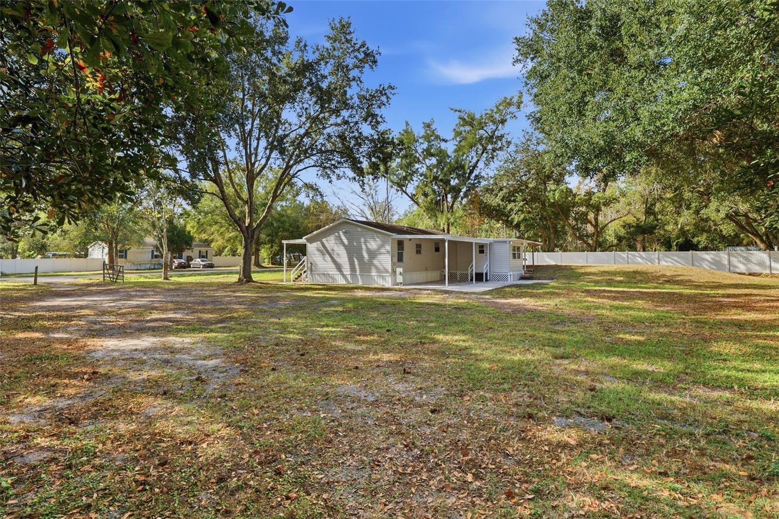 Image 40 of 49 For 26825 Glenhaven Road