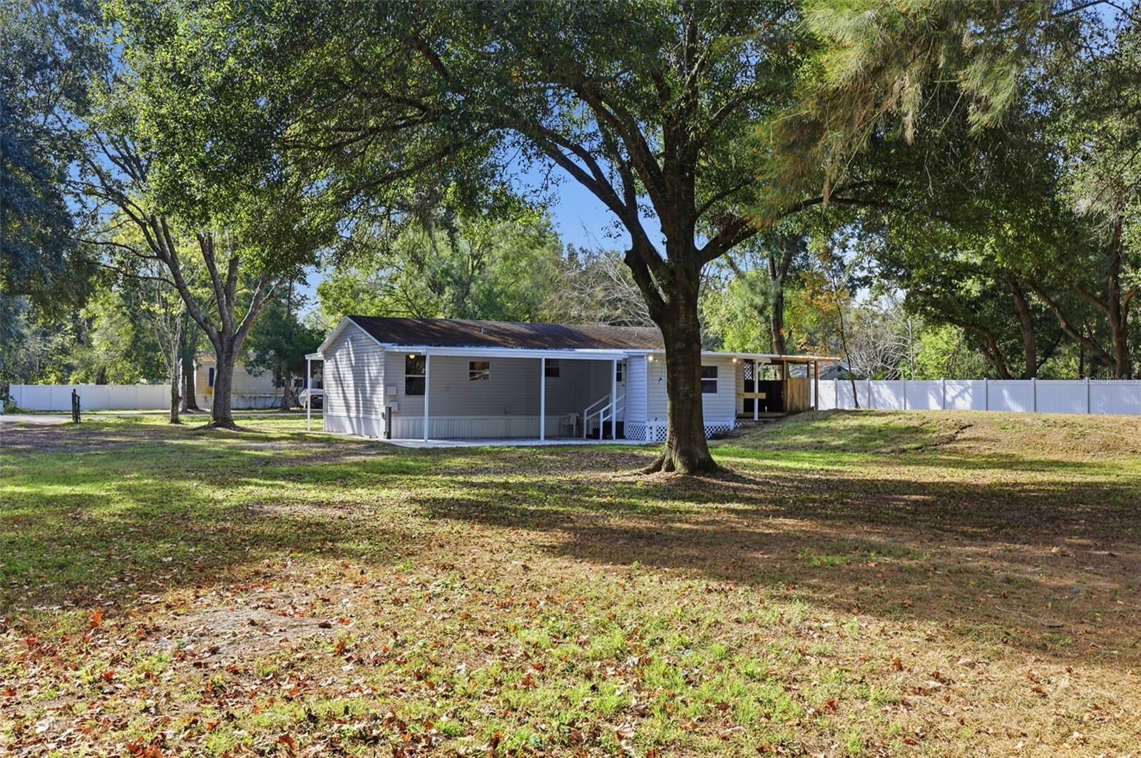 Image 42 of 49 For 26825 Glenhaven Road