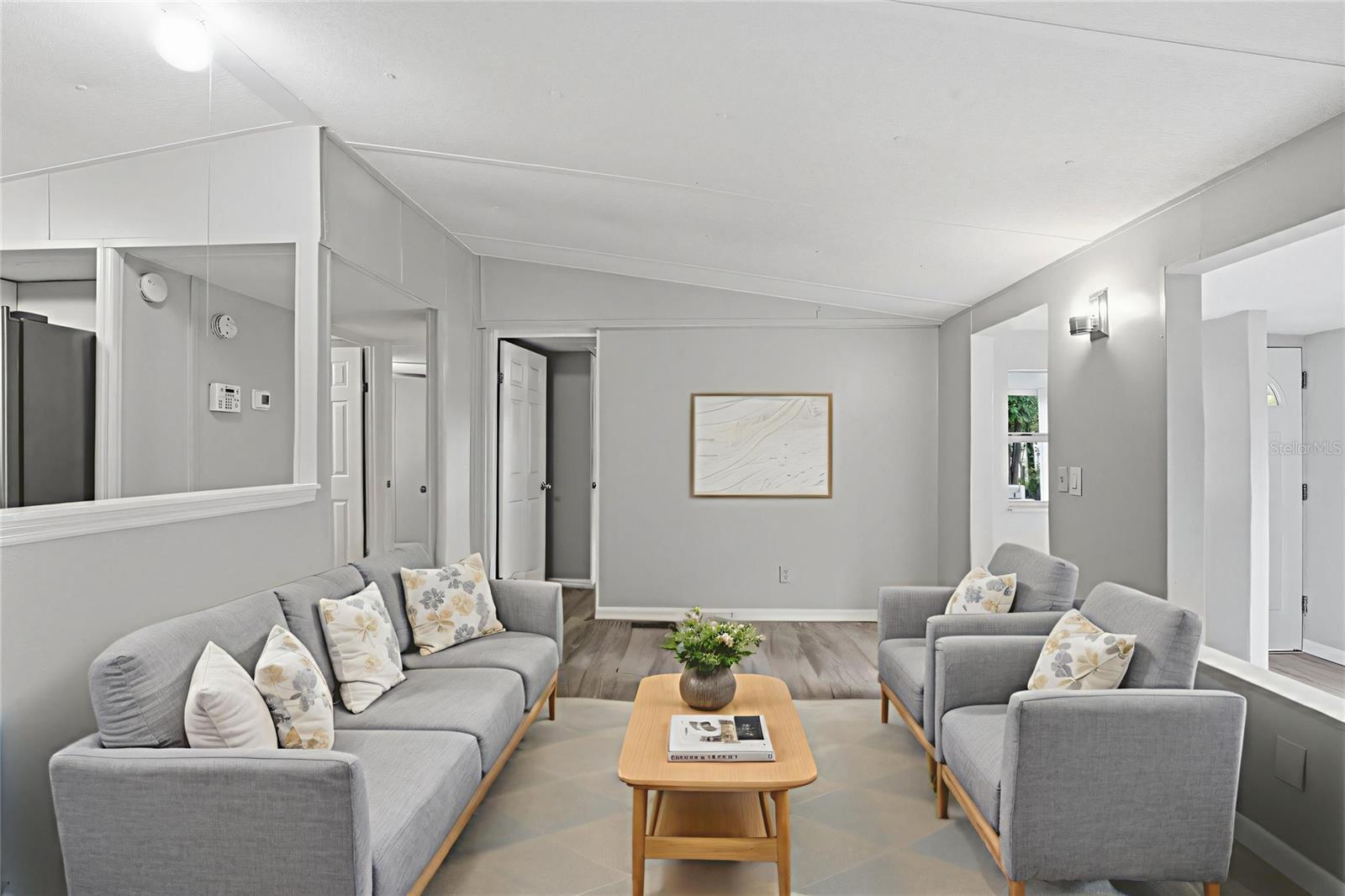 Image 5 of 49 For 26825 Glenhaven Road