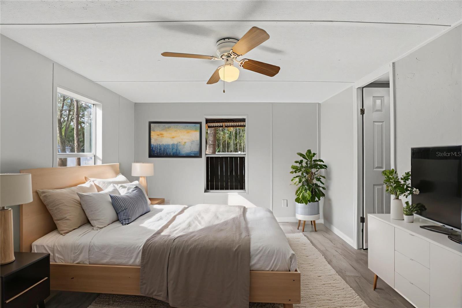 Image 7 of 49 For 26825 Glenhaven Road