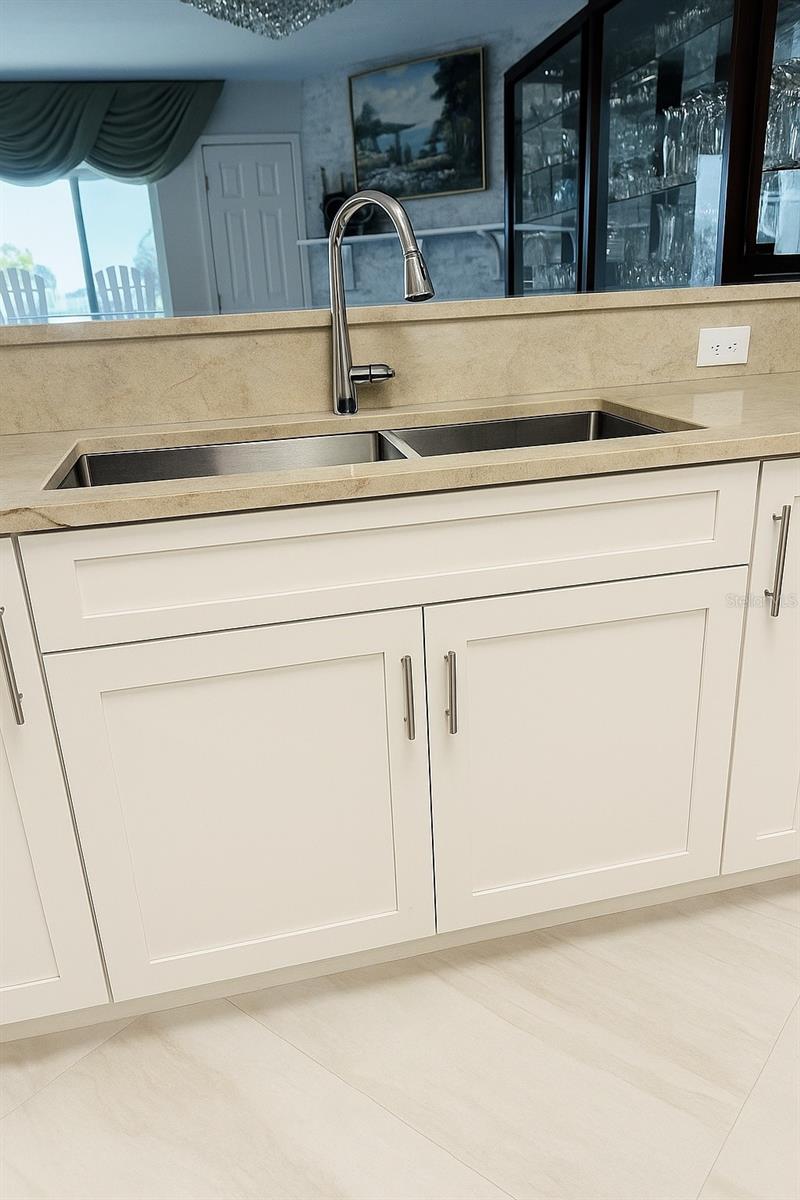 Image 10 of 53 For 433 Paula Drive 32