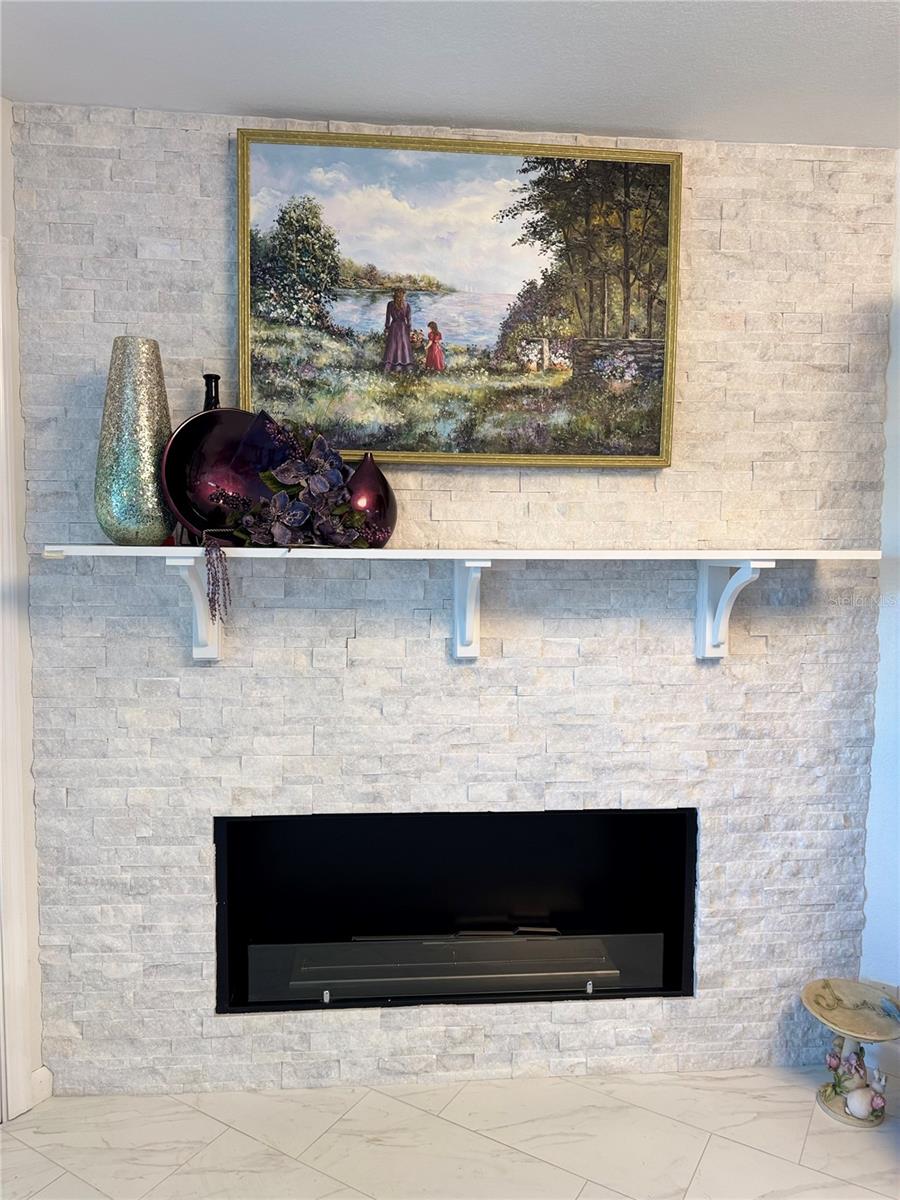 Image 13 of 53 For 433 Paula Drive 32