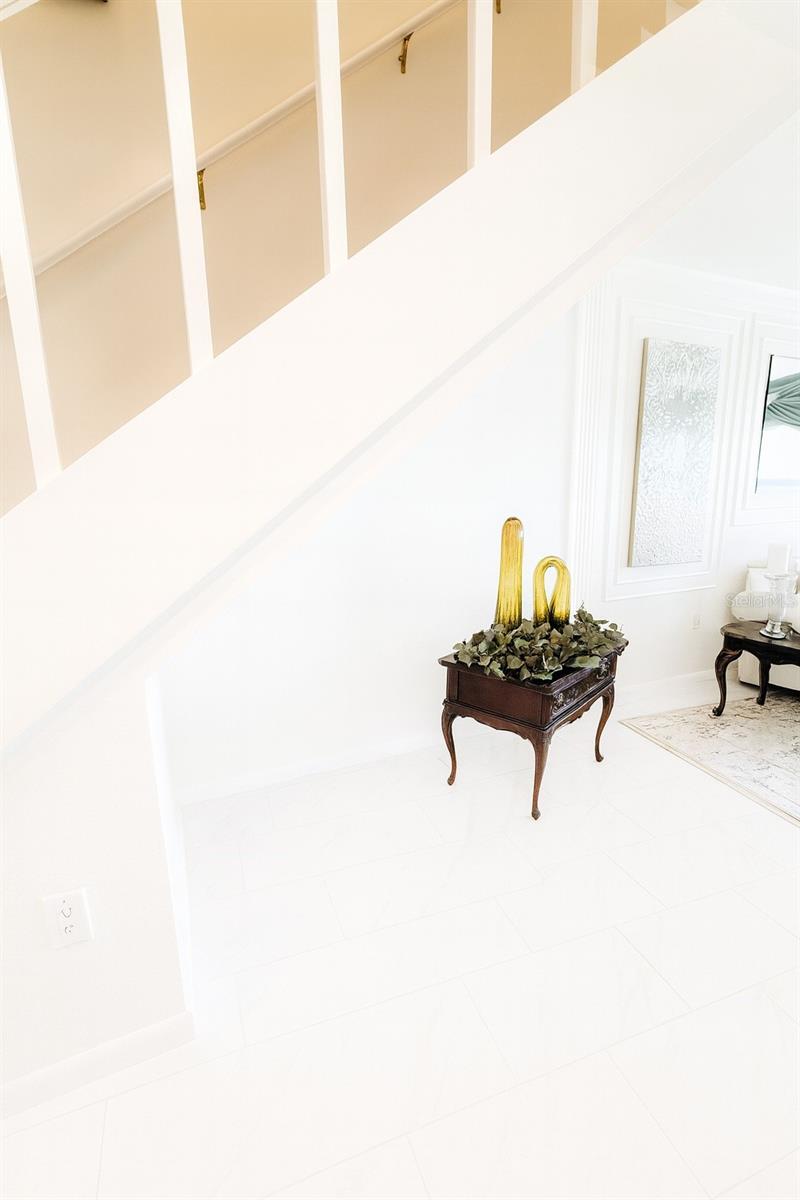 Image 18 of 53 For 433 Paula Drive 32