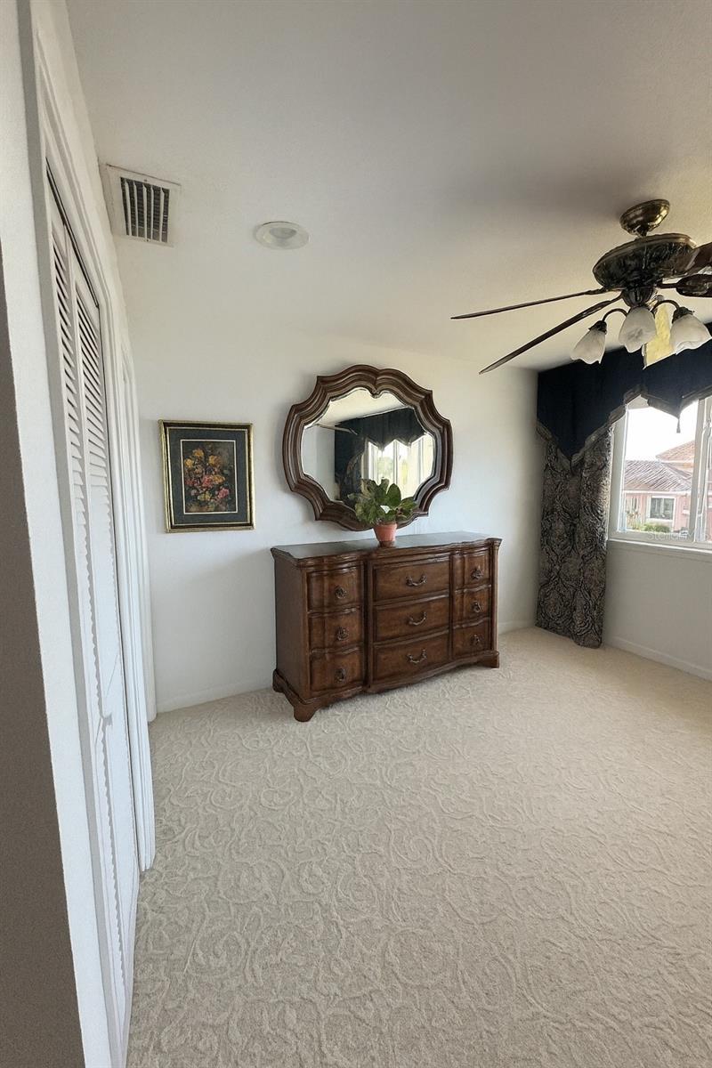 Image 24 of 53 For 433 Paula Drive 32