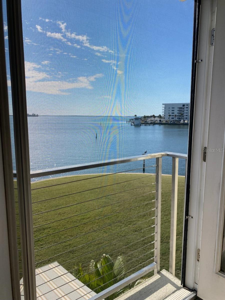 Image 34 of 53 For 433 Paula Drive 32