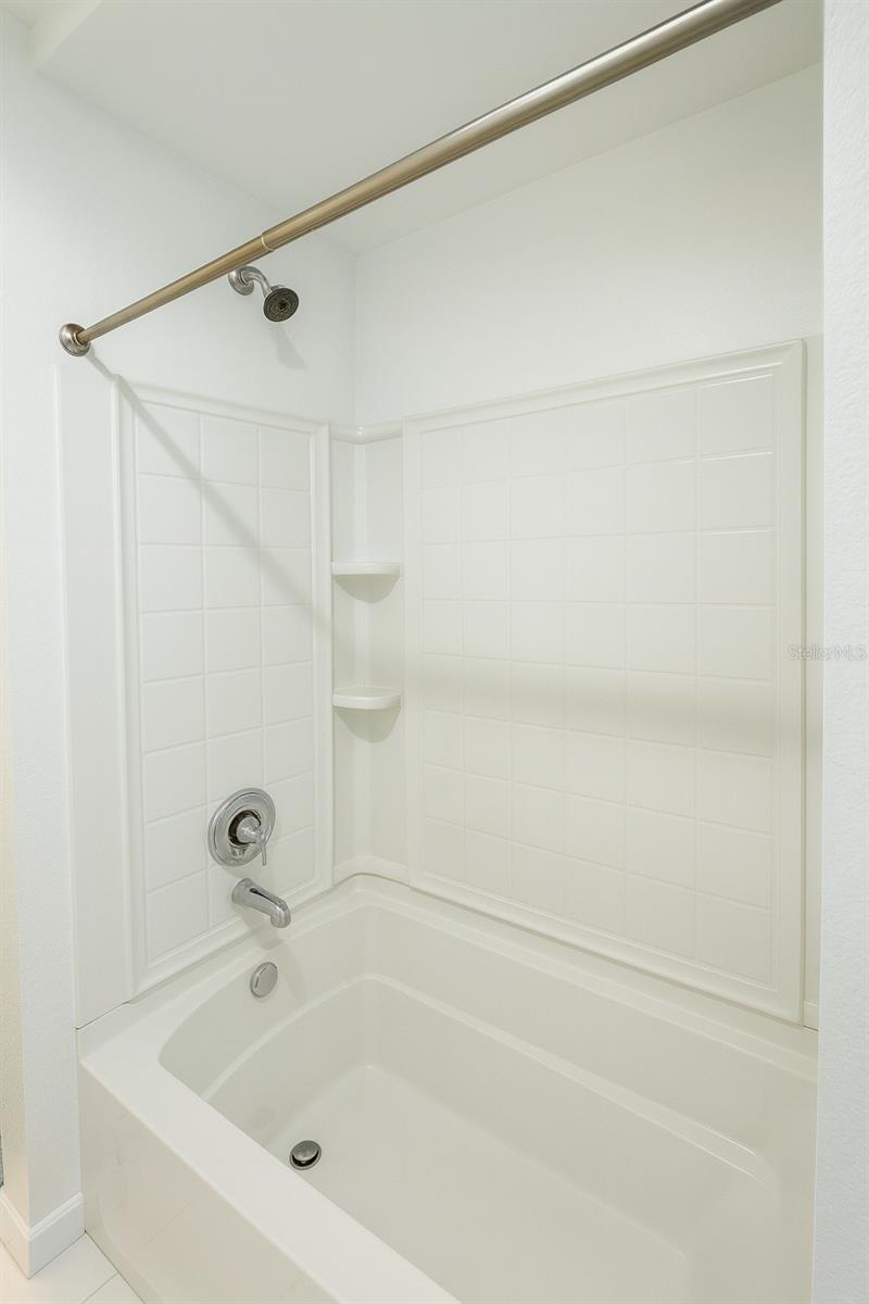 Image 36 of 53 For 433 Paula Drive 32