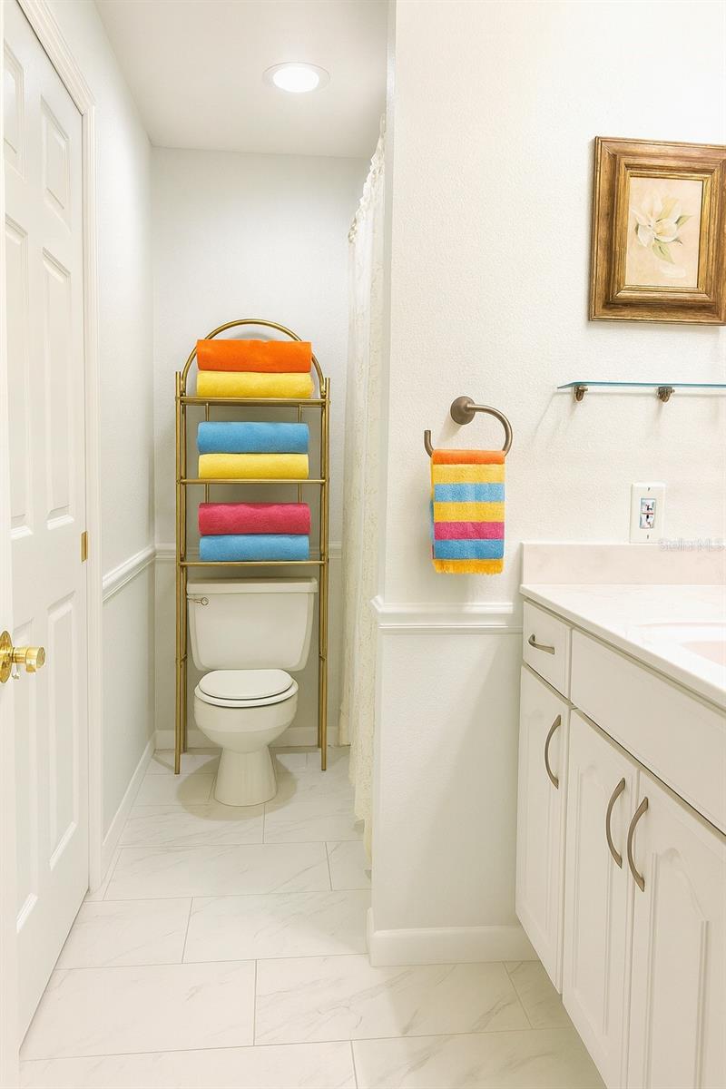 Image 37 of 53 For 433 Paula Drive 32