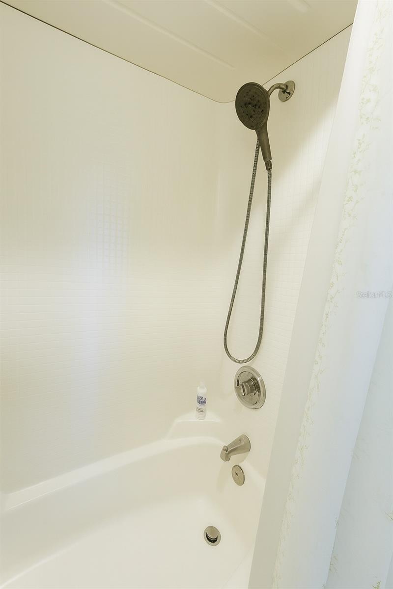 Image 38 of 53 For 433 Paula Drive 32