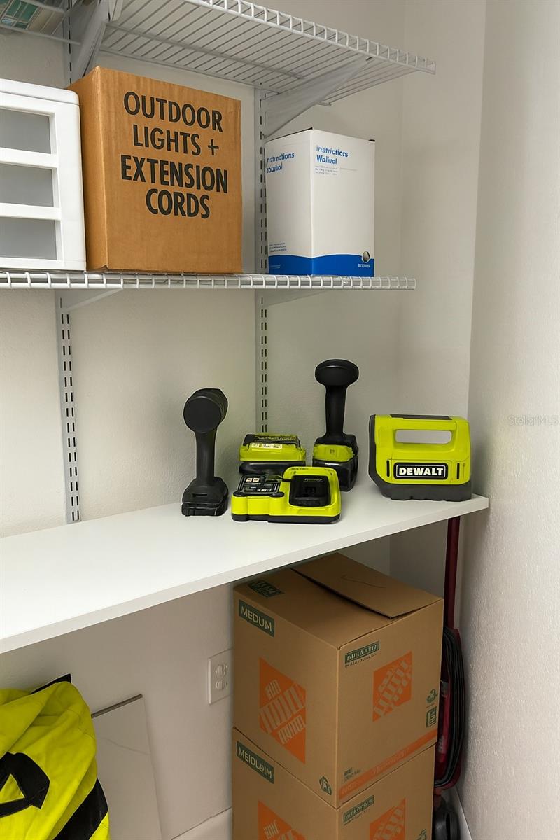 Image 40 of 53 For 433 Paula Drive 32