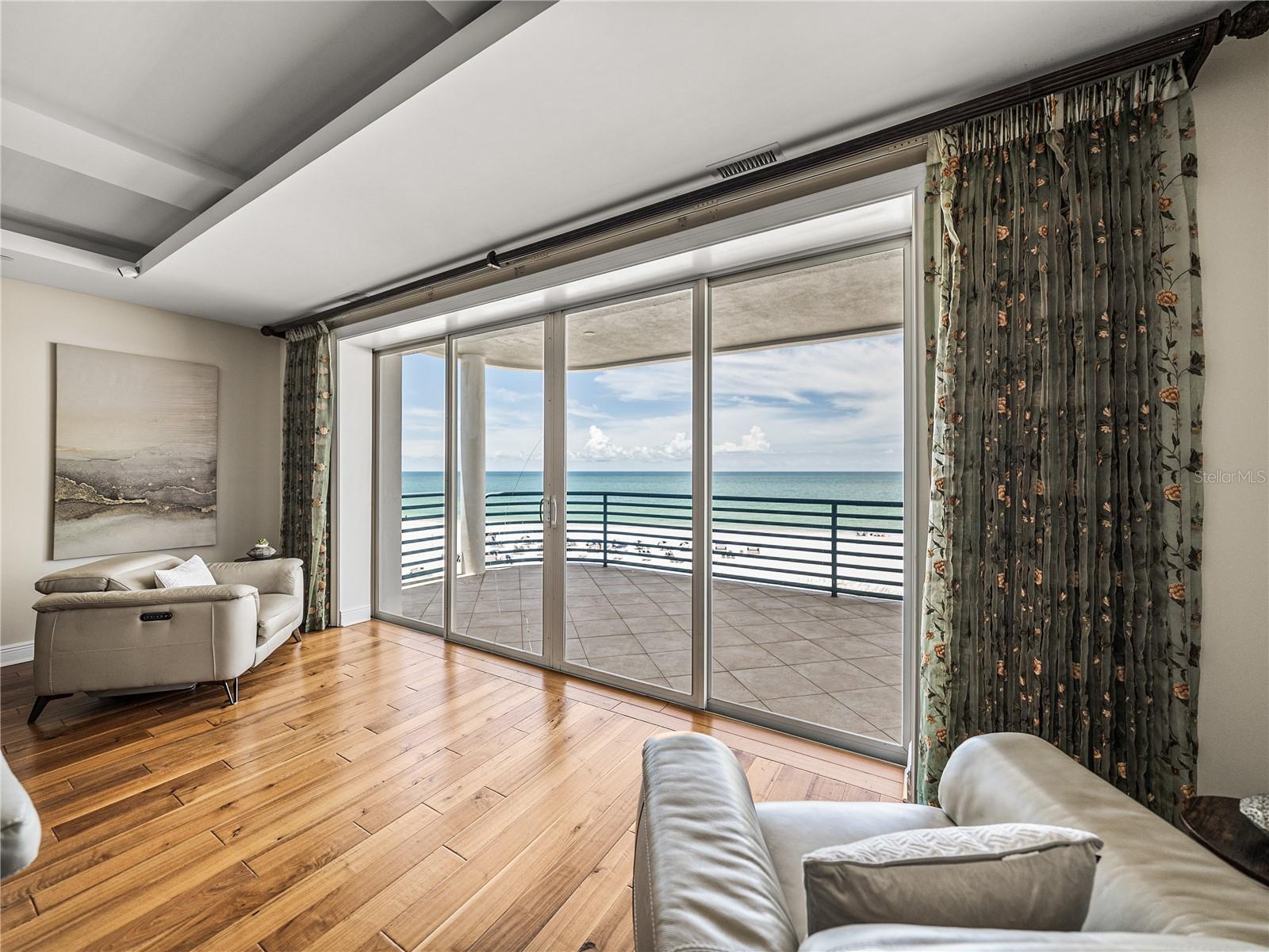 Image 33 of 100 For 3910 Gulf Boulevard 400