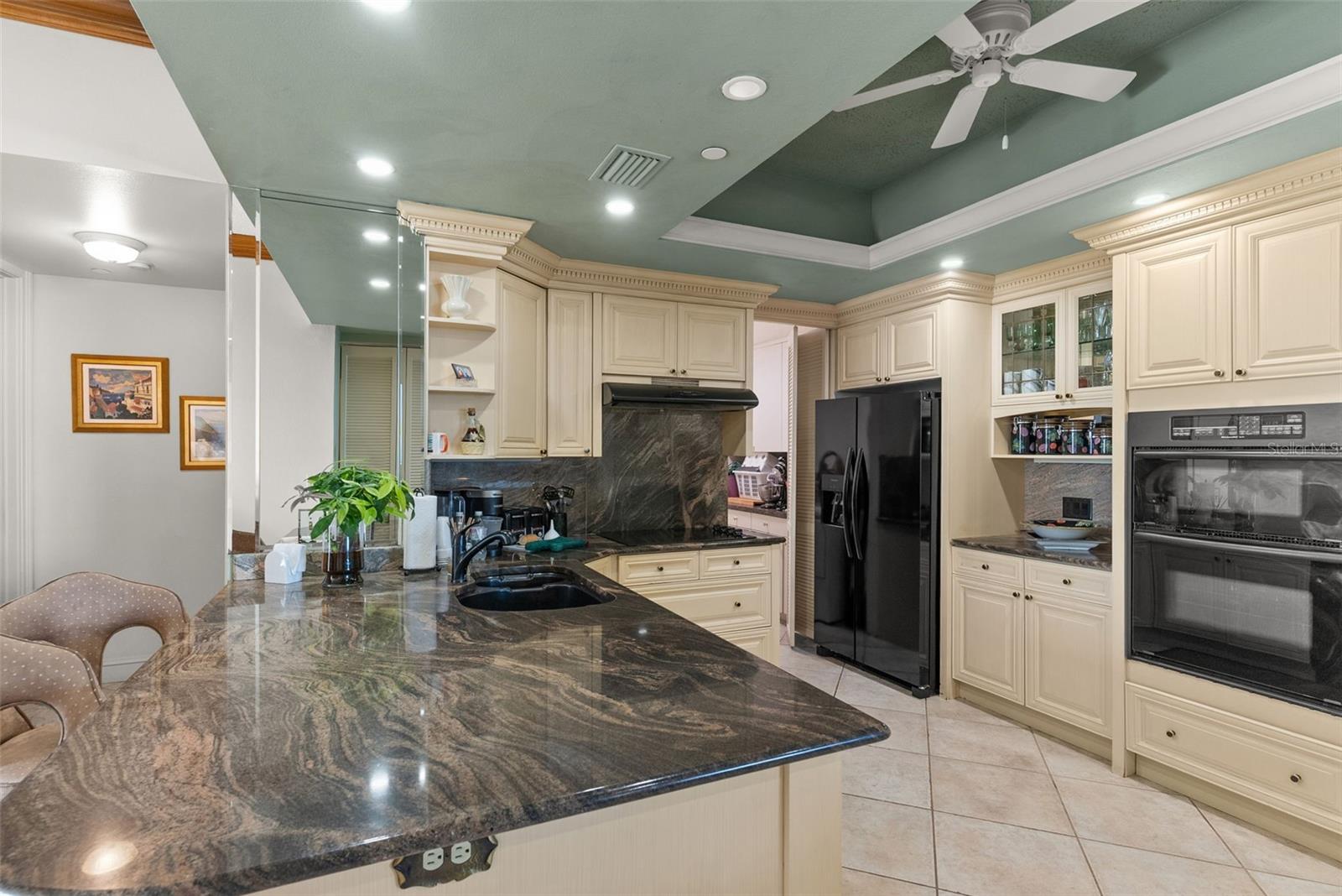 Image 14 of 43 For 1560 Gulf Boulevard 602