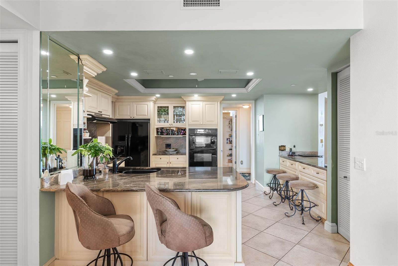 Image 15 of 43 For 1560 Gulf Boulevard 602