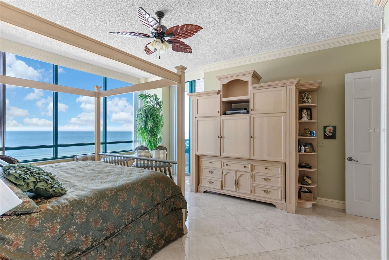 Image 21 of 43 For 1560 Gulf Boulevard 602
