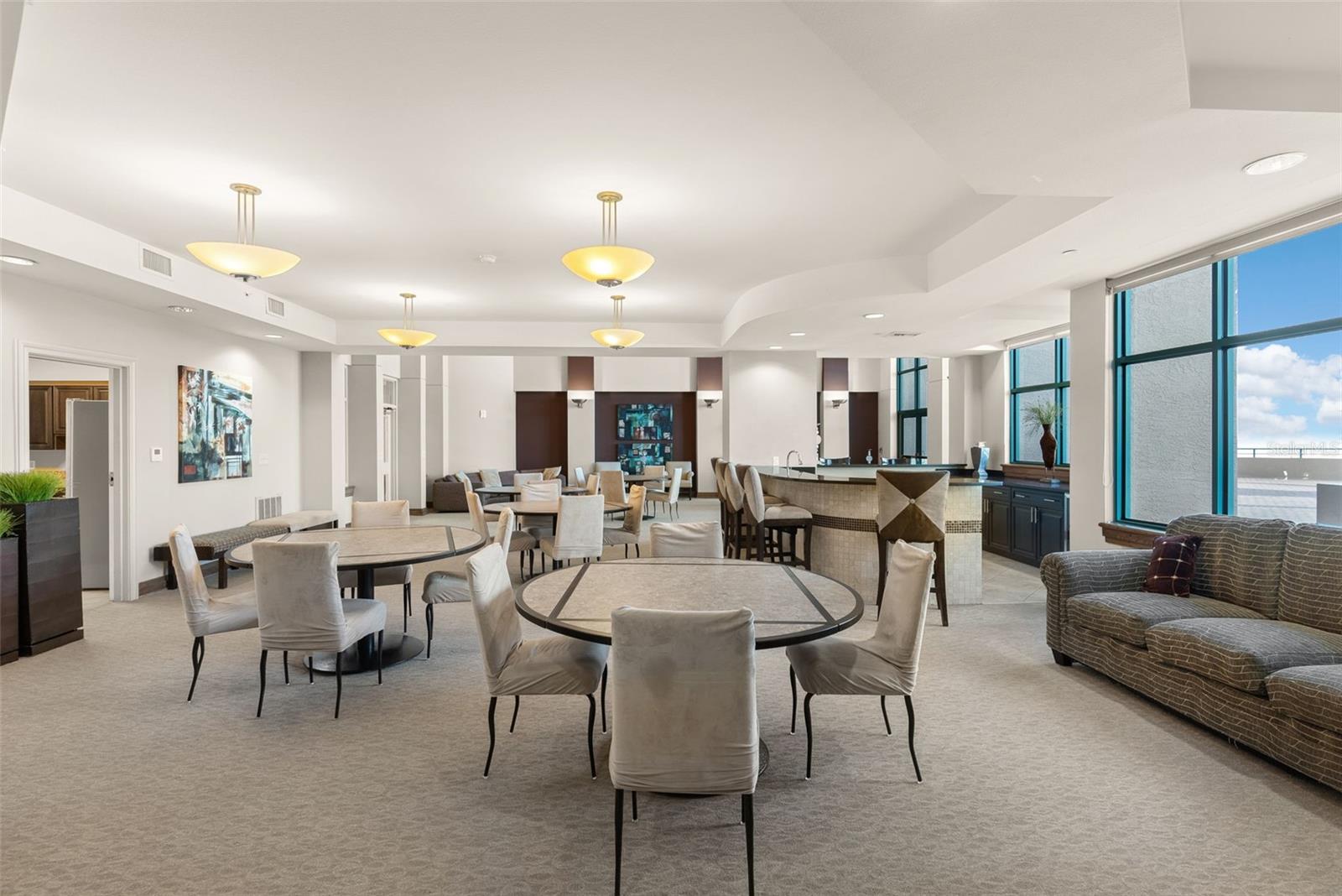 Image 33 of 43 For 1560 Gulf Boulevard 602