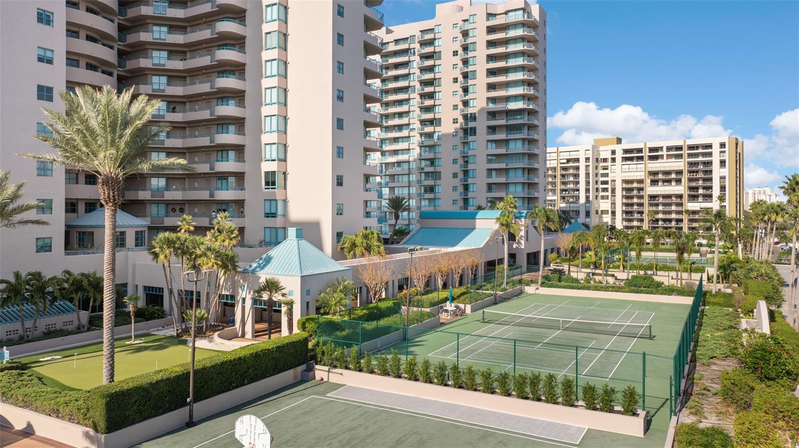 Image 40 of 43 For 1560 Gulf Boulevard 602