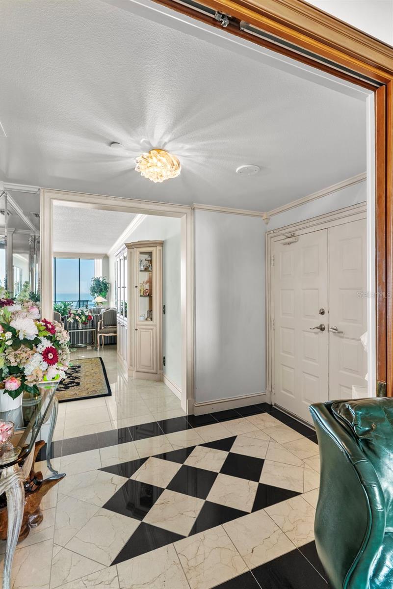 Image 6 of 43 For 1560 Gulf Boulevard 602