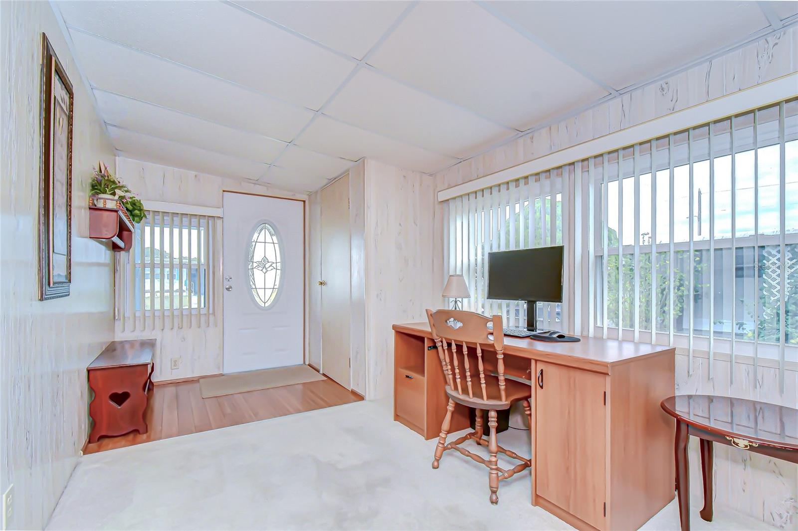 Image 14 of 39 For 39524 Dundee Road