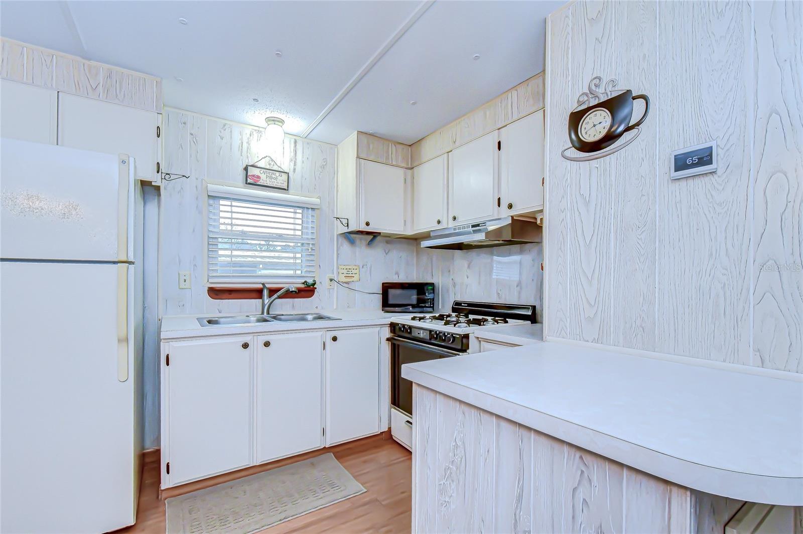 Image 23 of 39 For 39524 Dundee Road