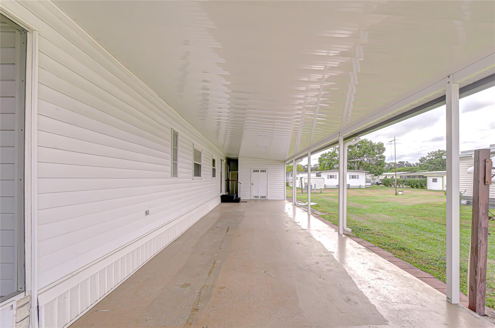 Image 4 of 39 For 39524 Dundee Road