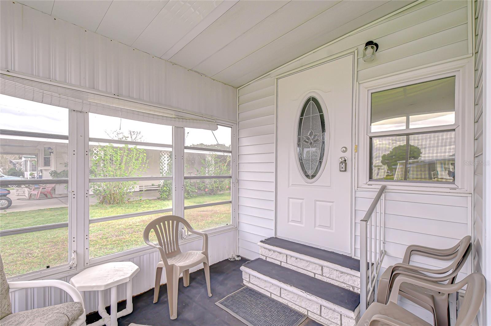 Image 5 of 39 For 39524 Dundee Road