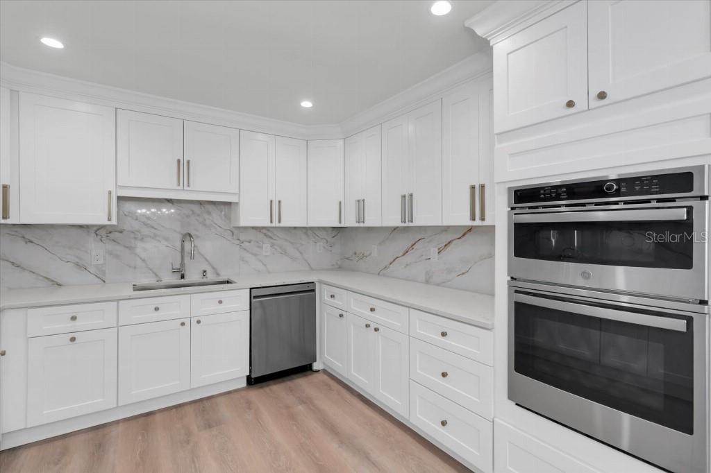 Image 10 of 33 For 13495 Oval Drive E