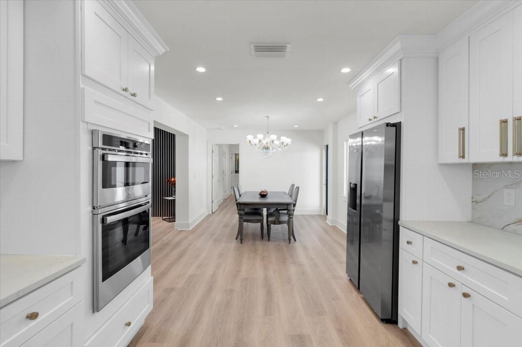 Image 11 of 33 For 13495 Oval Drive E