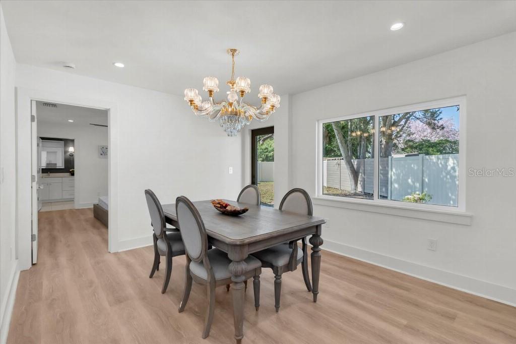 Image 12 of 33 For 13495 Oval Drive E