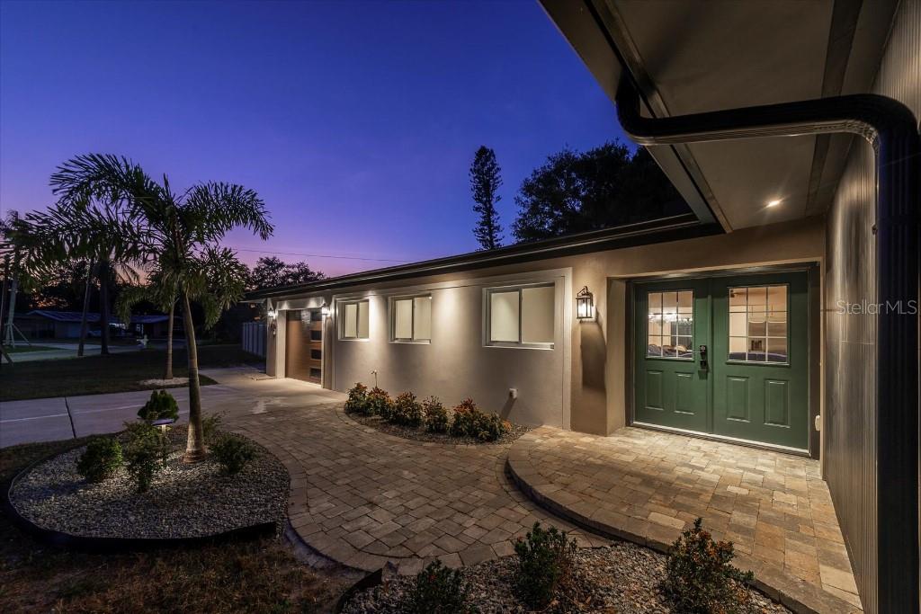 Image 3 of 33 For 13495 Oval Drive E