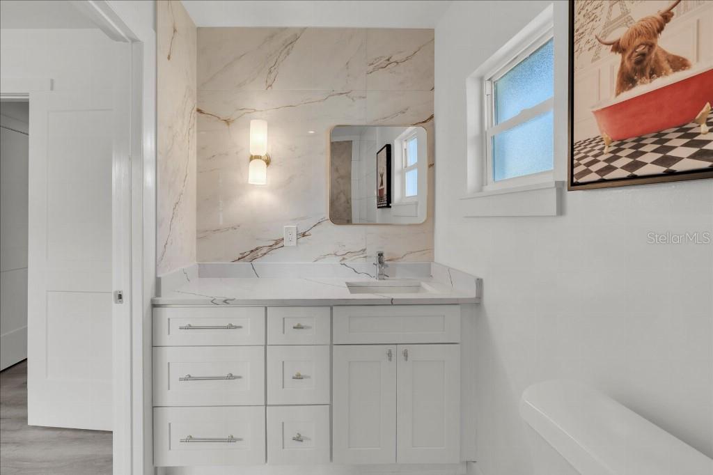 Image 30 of 33 For 13495 Oval Drive E