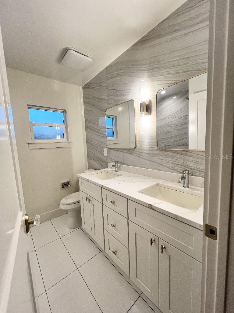 Image 32 of 33 For 13495 Oval Drive E