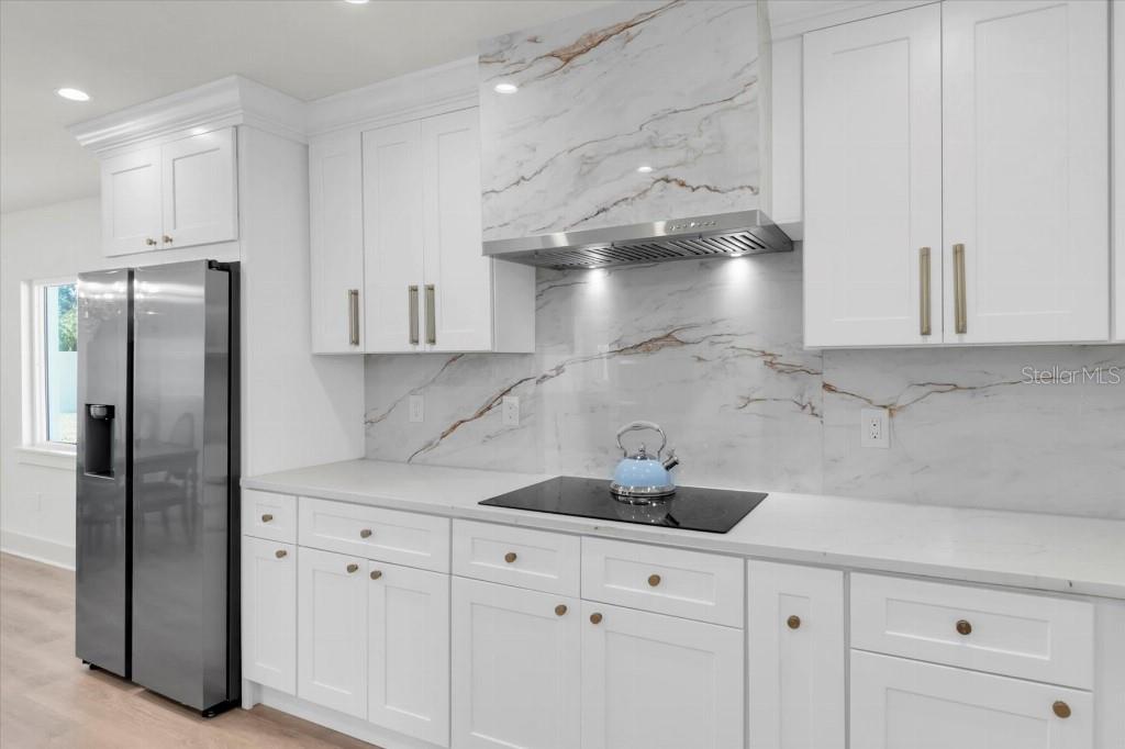 Image 9 of 33 For 13495 Oval Drive E